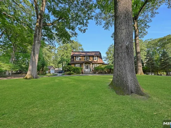 31 4th St, Park Ridge, NJ 07656