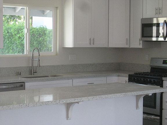 5th image of 8546 Dallas St