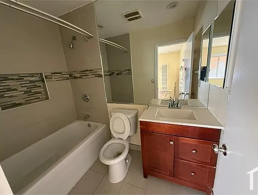 3205 Bartdon Ave — Photo 6