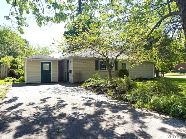 700 Park Ave, Medina, NY 14103