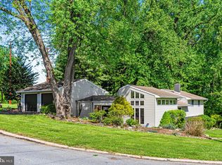 654 Waltonville Rd, Hummelstown, PA 17036