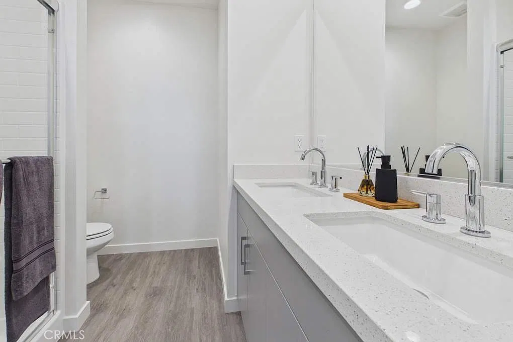4 bed, 3.5 bath, 1789 sqft, $4,569 — Photo 3