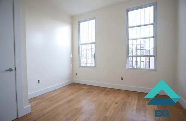 Rented by EXR | media 15