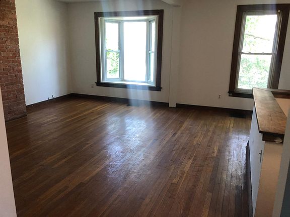 4th image of 629 W Willis St Floor 2