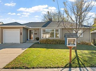 808 Stoughton Ave, Chaska, MN 55318