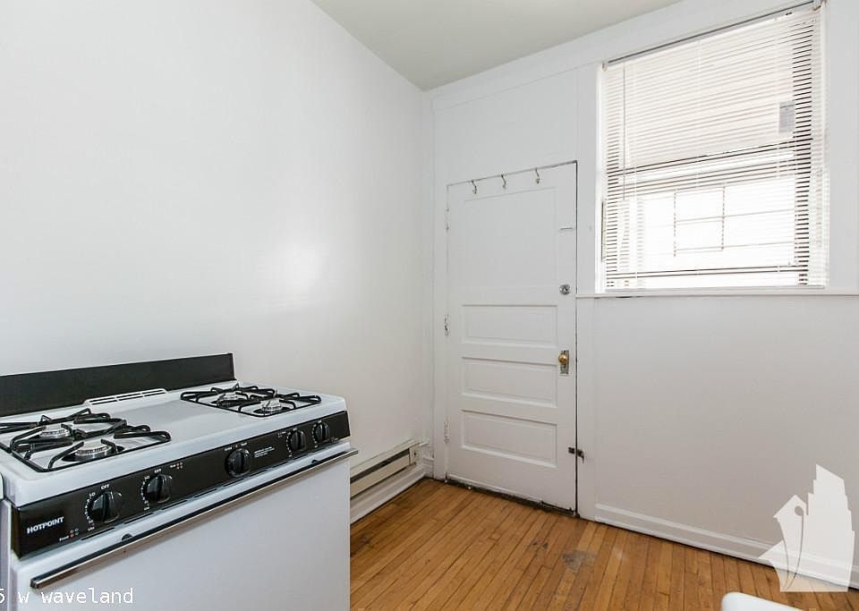 1st image of 815 W Waveland Ave #1024
