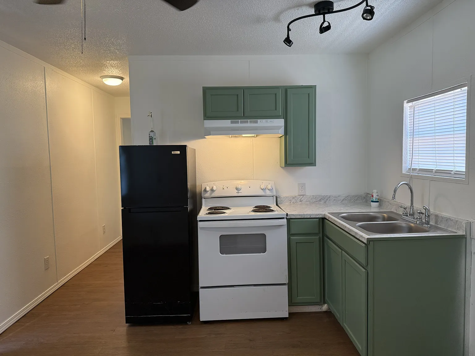 1 bed, 432 sqft, $725 — Photo 2