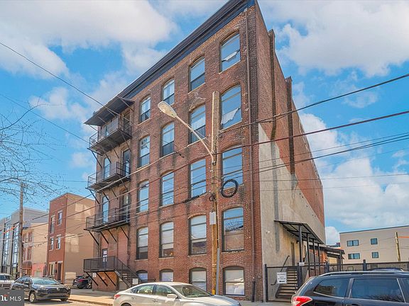 2nd image of 1524 N Hancock St Unit 401