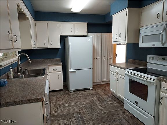 2nd image of 1045 Collins Ave