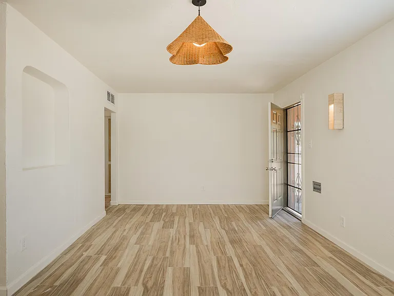 1641 E Coronado Rd — Photo 20