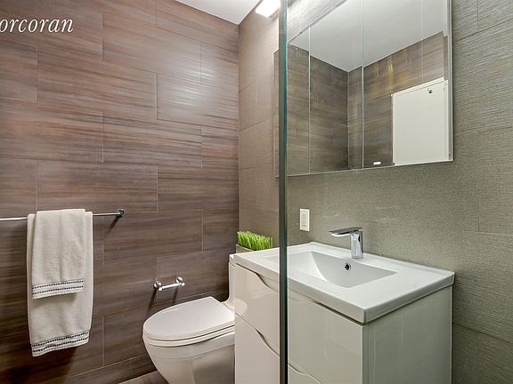 4th image of 315 W 70th St APT 18B