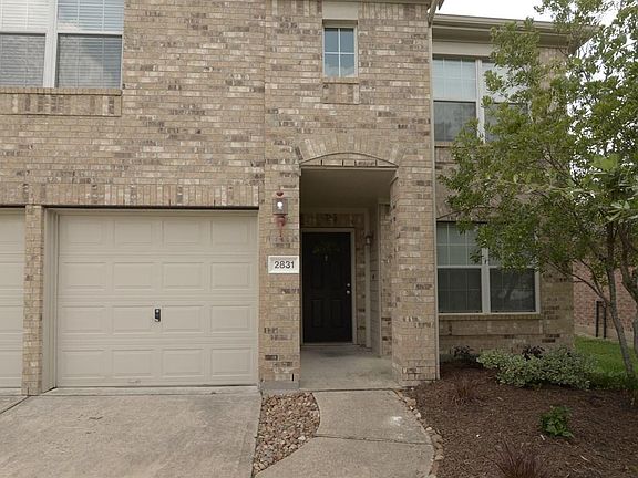 Pulte "Ellington " plan offers 4/5 bedrooms + gameroom up