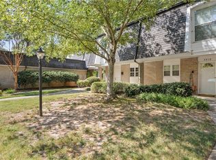 5380 Chemin De Vie, Sandy Springs, GA 30342