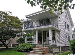 1462 Wayne Ave, Lakewood, OH 44107