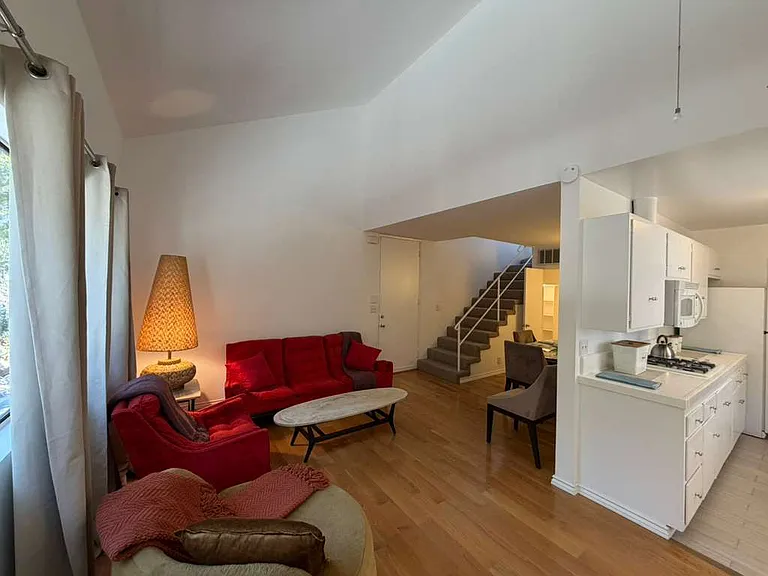 8572 Wonderland Ave — Photo 6