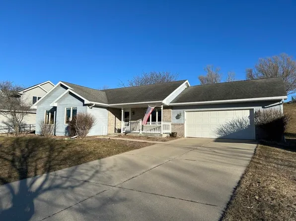 6413 Exchange St, Mc Farland, WI 53558