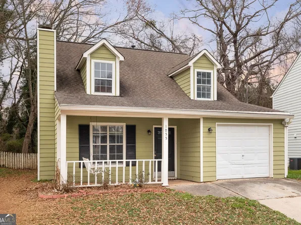 1055 Autumn Crest Ct, Stone Mountain, GA 30083