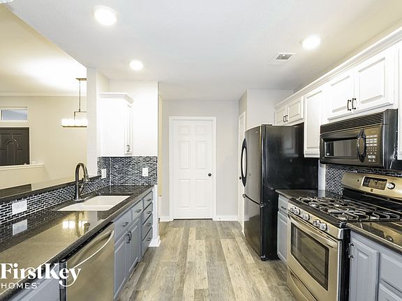 5th image of 1116 Bradford Pl