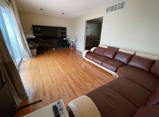 12 Tiger Lilly Ct, Sayreville, NJ 08872