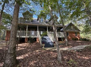 921 Grey Smoke Trl, Cataula, GA 31804