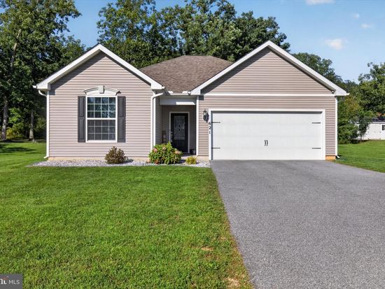 621 Ledger Dr, Hanover, PA 17331