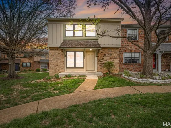 2318 Hidden Meadow Ln, Ballwin, MO 63021