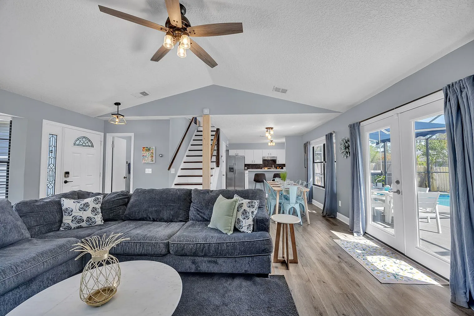 3 bed, 2.5 bath, 1593 sqft, $9,195 — Photo 3