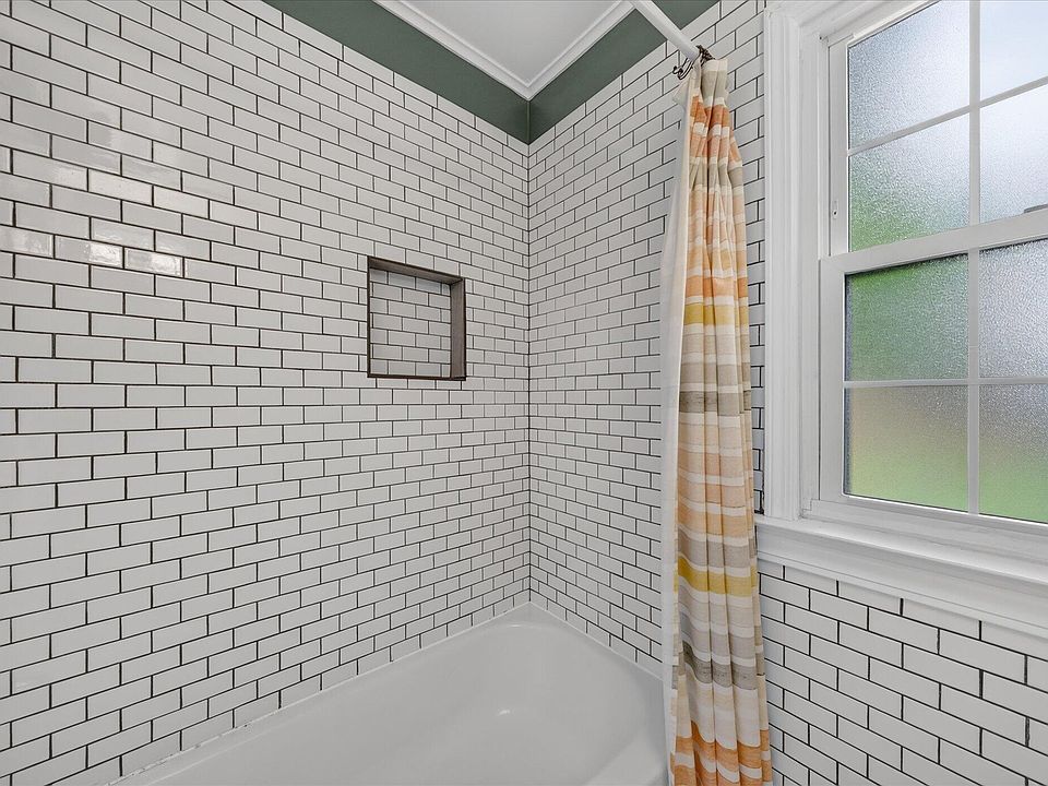 2331 Rowland Ave, photo 23