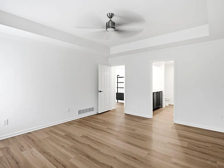 3711 Shadow Glen Ct — Photo 18