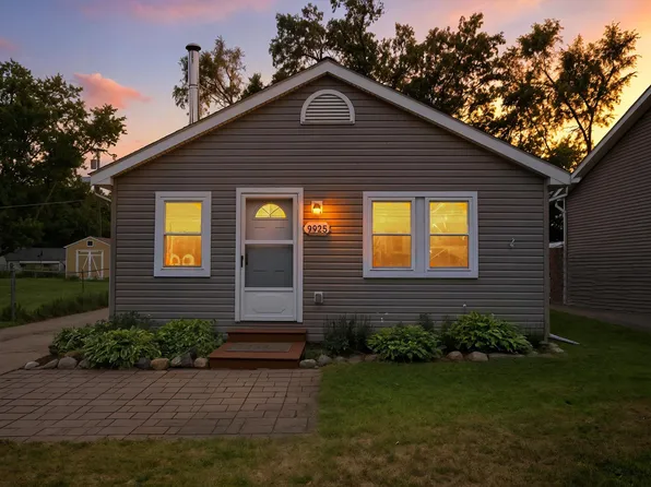 9925 Elizabeth Lake Rd, White Lake, MI 48386