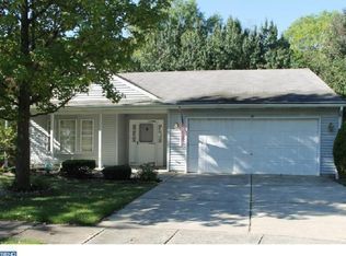 107 Lake View Ct, Columbus, NJ 08022