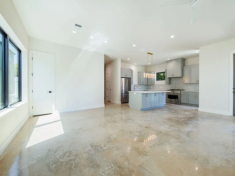 6315 Del Monte Rd #A — Photo 33