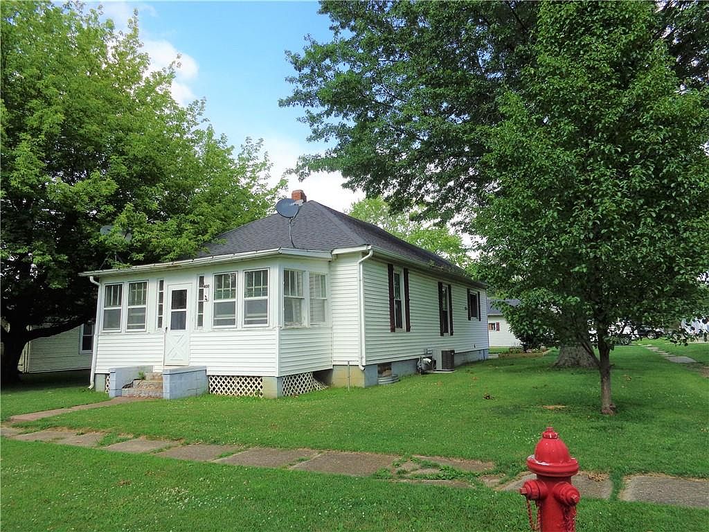 400 N Maple St, Maroa, IL 61756 Zillow