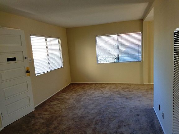 3rd image of 6704 Vinevale Ave APT D