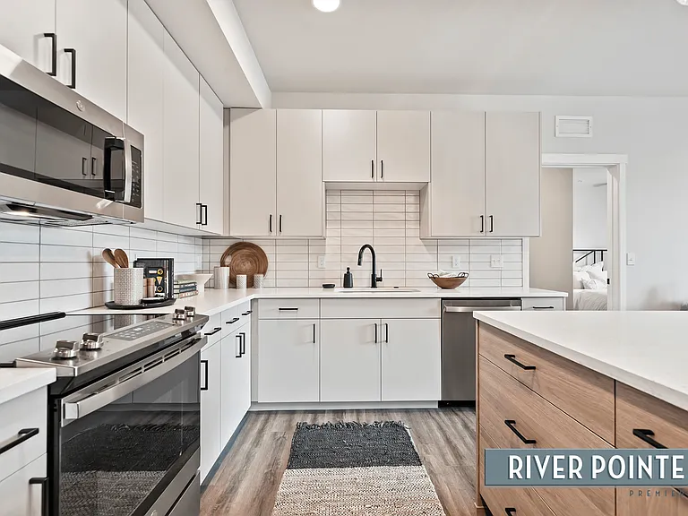 River Pointe Apartments — Photo 8