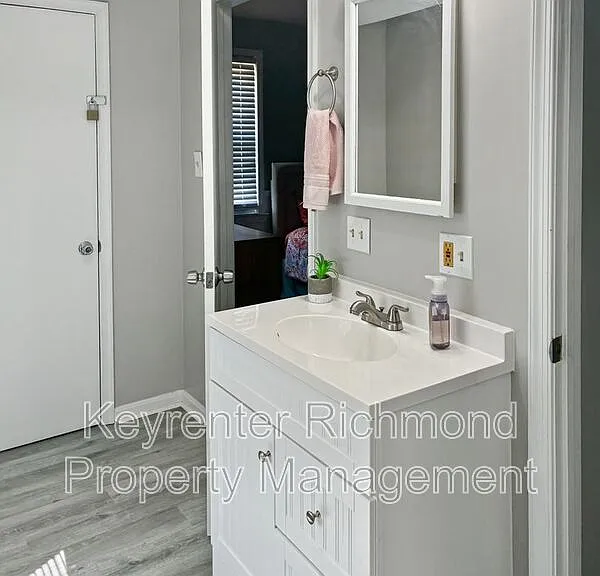 10015 Seminole Rd — Photo 14