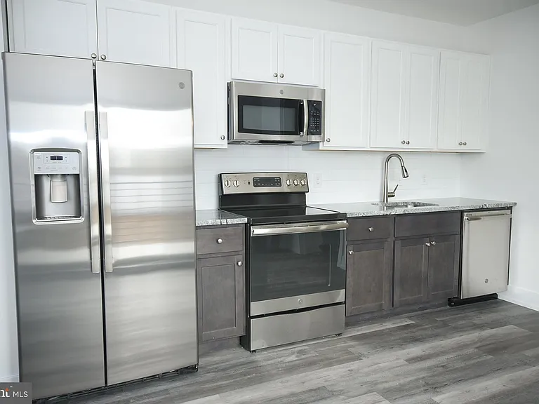 6162 Ridge Ave #201 — Photo 10