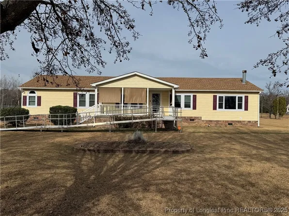 100 L McMillian Rd, Raeford, NC 28376