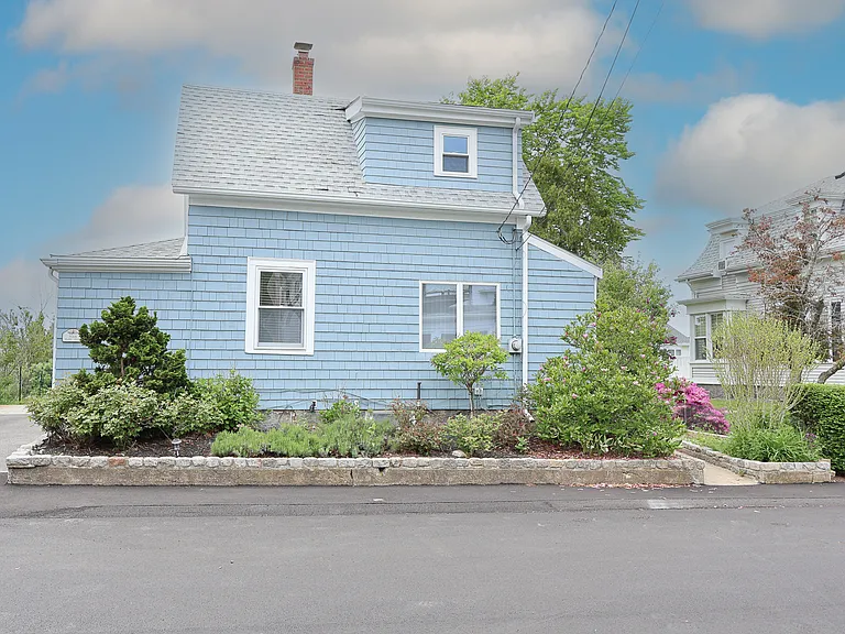 4 Blake Ct — Photo 2