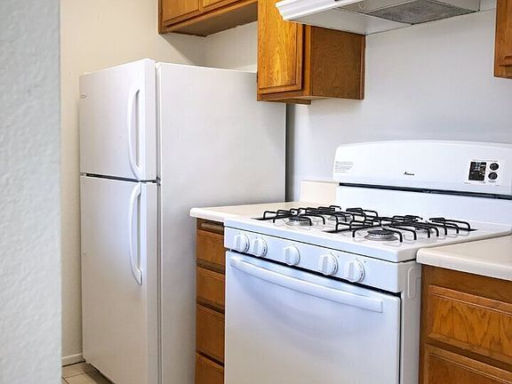 5th image of 3626 Empire Dr APT 4