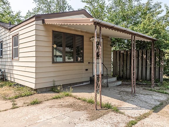 4th image of 916 34th Ave N