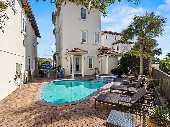 3rd image of 2186 S County Highway 83