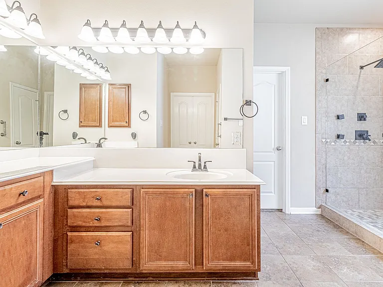 8707 Roswell Rdg — Photo 22