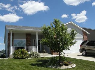900 Arlington Ct, Gillette, WY 82718