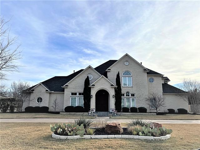 1st image of 3606 Wooded Creek Cir