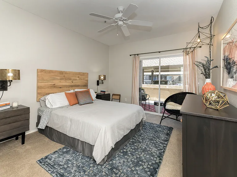 Somerfield at Lakeside Apartments — Photo 5