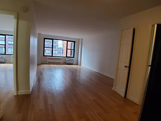 Rented by Corcoran | media 23