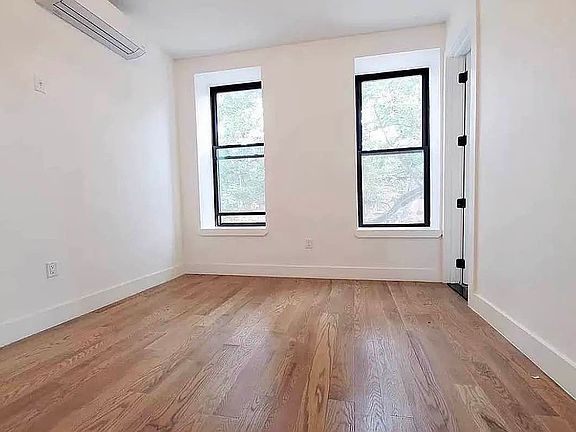 3rd image of 463 Kosciuszko St #3A