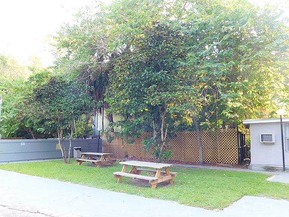 2nd image of 2890 Virginia St APT 605