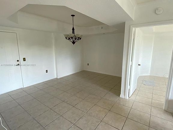 4th image of 9300 Fontainebleau Blvd #E406